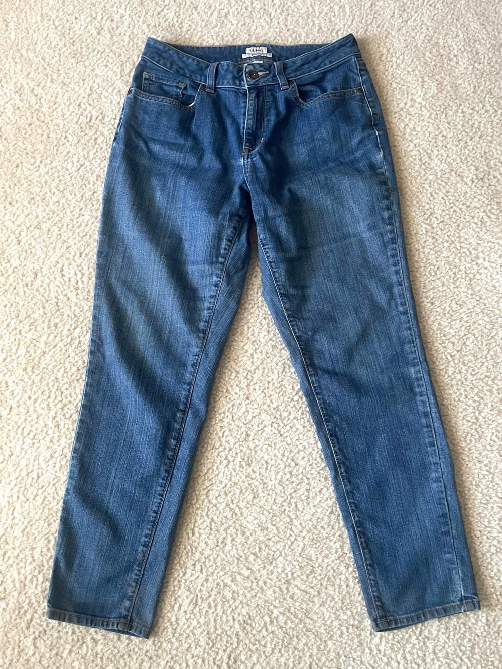 L.L. Bean classic fit Blue Jeans size 6 petite